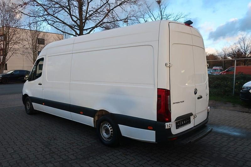 Używany Mercedes Sprinter 190 KM (139 kW) 2018 Biały Van