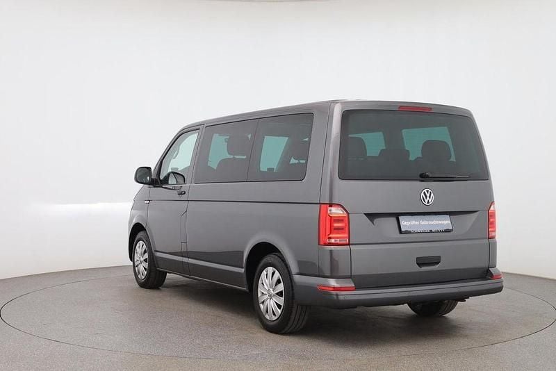 Second-hand VW Multivan Trendline 150 CP (110 kW) 2015 Gri Monovolum
