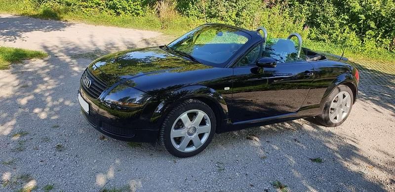 Schwarz Gebraucht 2002 Audi TT Roadster Cabrio | 11.990 € (Teuer) - Bild 1/4