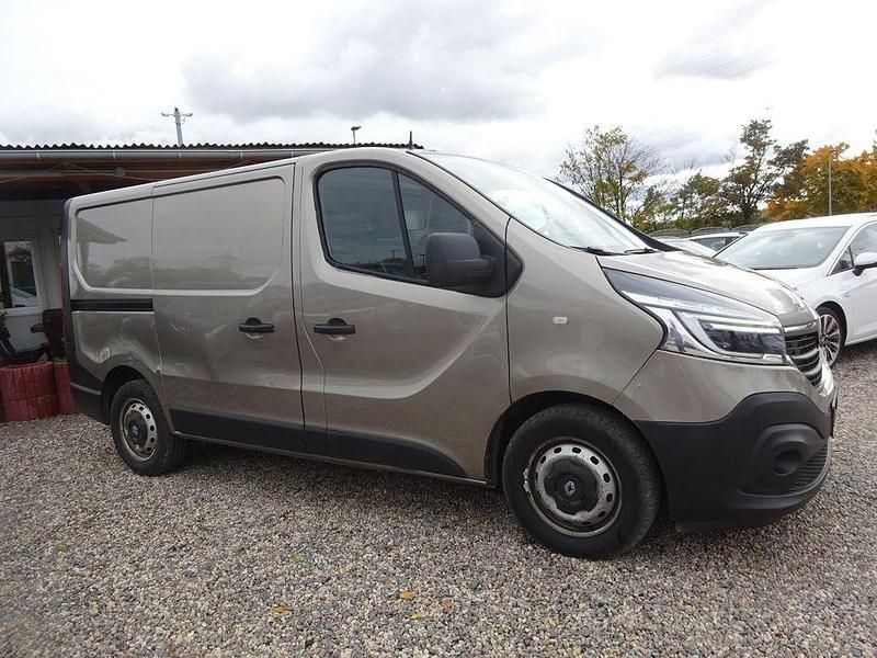 Gebraucht Renault Trafic Komfort 120 PS (88 kW) 2019 Grün Van / Kleinbus