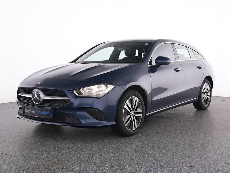 Gebraucht Mercedes CLA250e Shooting Brake 218 PS (160 kW) 2022 Blau Kombi