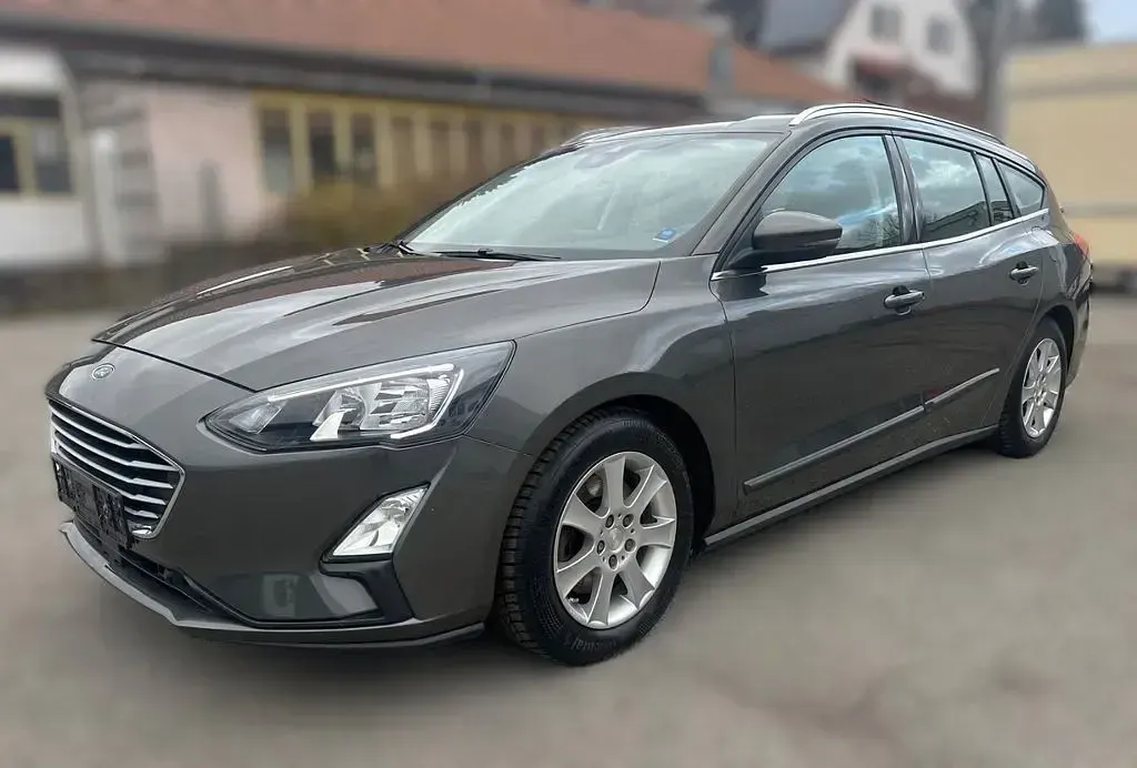Używany Ford Focus Cool & Connect 120 KM (88 kW) 2020 Szary Sedan/Limuzyna