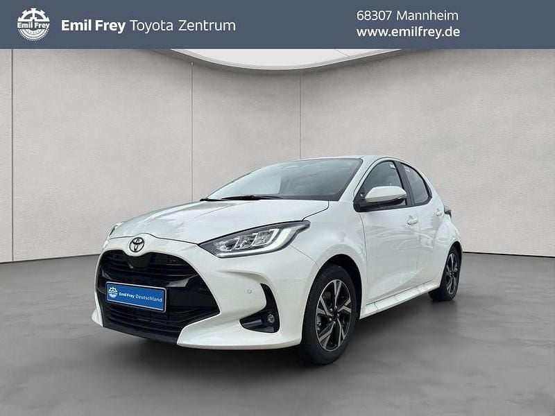 Schneeweiß Neu 2025 Toyota Yaris Hybrid Comfort Limousine | 25.350 € (Guter Preis) - Bild 1/4
