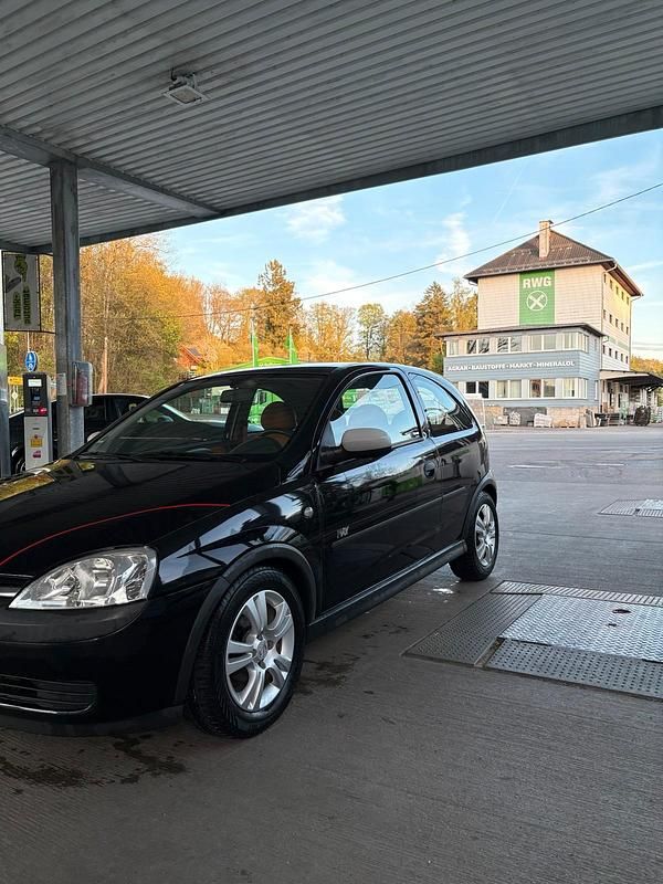 Second-hand Opel Corsa Njoy 75 CP (55 kW) 2003 Negru Hatchback