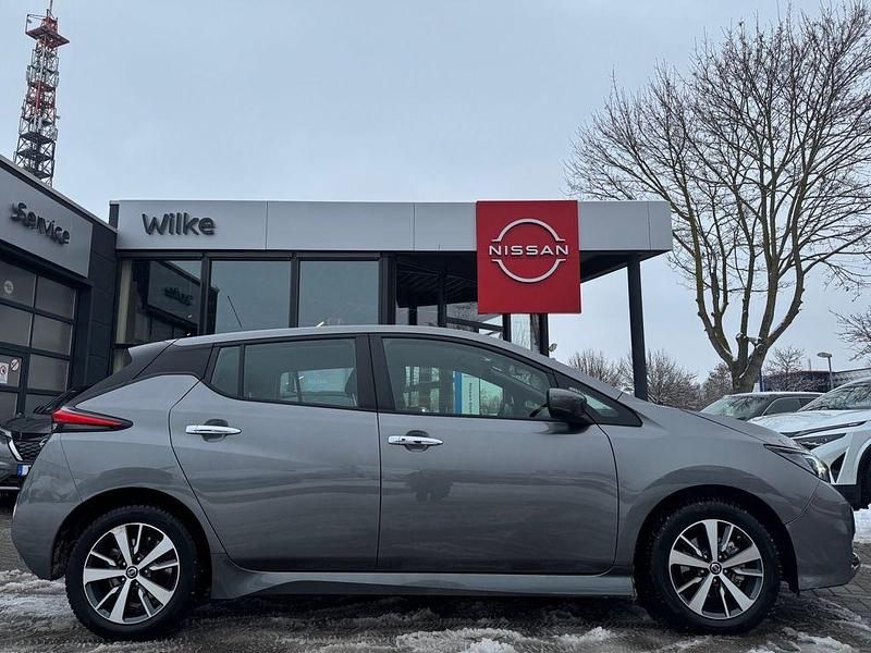 Gebraucht Nissan Leaf 360º 110 kW (150 PS) 2021 Gun metallic (m) Kleinwagen