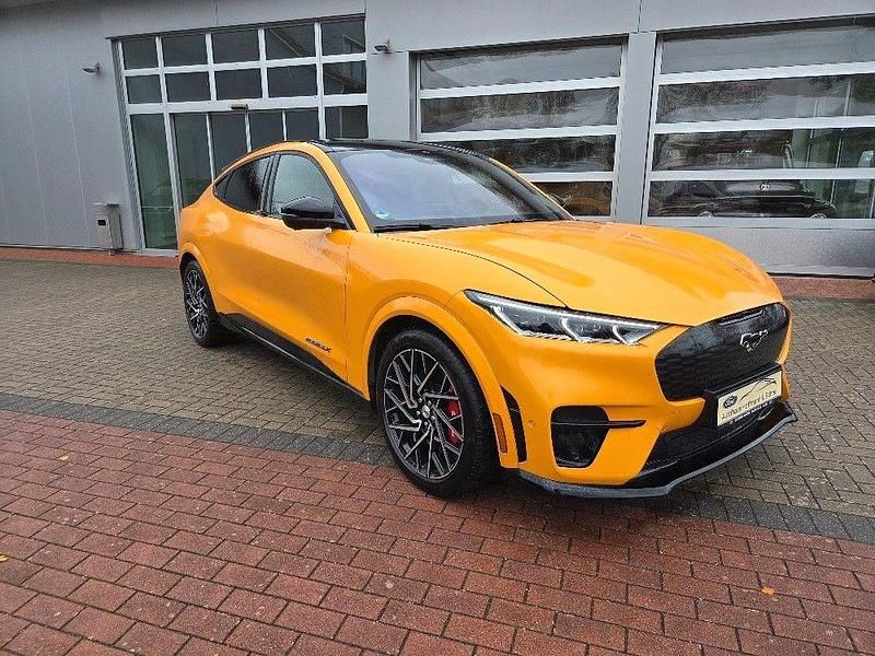 Orange Gebraucht 2023 Ford Mustang Mach-E GT SUV | 40.999 € - Bild 1/4