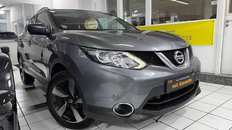 Gun metallic (m) Gebraucht 2015 Nissan Qashqai 360º SUV | 10.950 € (Fairer Preis) - Bild 1/4
