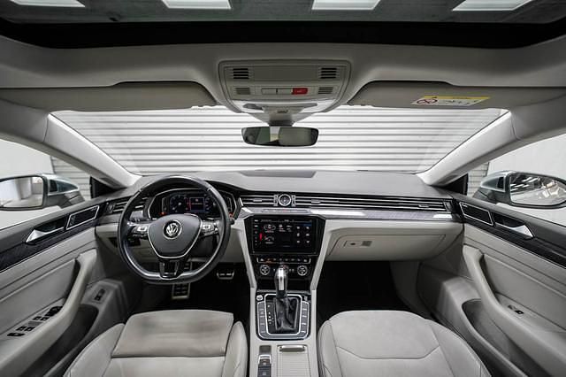 Gebraucht VW Arteon Elegance 190 PS (139 kW) 2019 Oryx white metallic () oryx white metallic () Kleinwagen