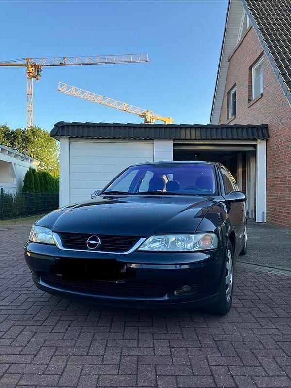 Blau Gebraucht 2001 Opel Vectra Selection Kombi | 1.050 € (Guter Preis) - Bild 1/4