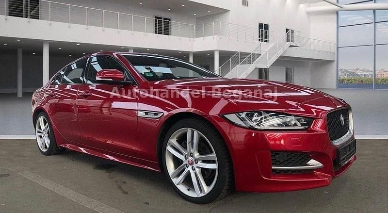 Gebraucht Jaguar XE R-Sport 179 PS (131 kW) 2016 Rot Limousine