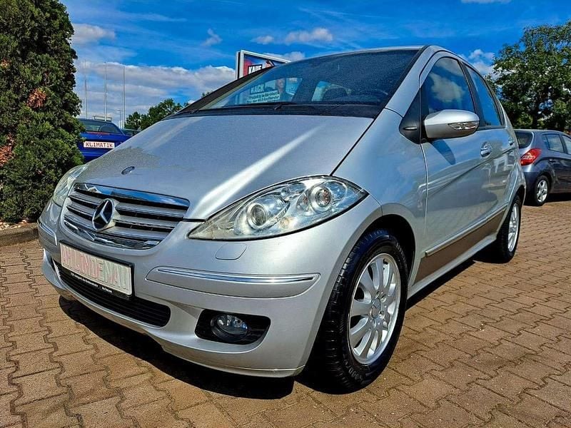 Polarsilber metalliclack Gebraucht 2005 Mercedes A170 Limousine | 3.999 € (Fairer Preis) - Bild 1/4