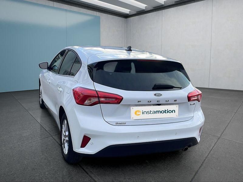 Używany Ford Focus 125 KM (91 kW) 2022 Biały Sedan/Limuzyna