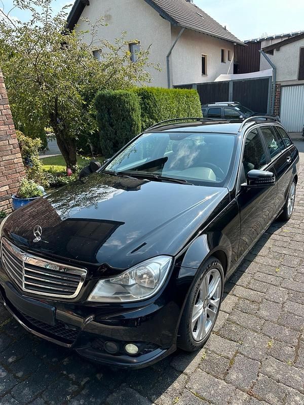 Schwarz Gebraucht 2013 Mercedes C200 Kombi | 5.700 € (Fairer Preis) - Bild 1/4