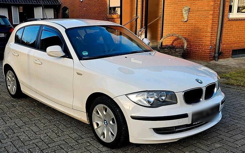 Weiß Gebraucht 2010 BMW 118 Kleinwagen | 2.600 € (Superpreis) - Bild 1/4
