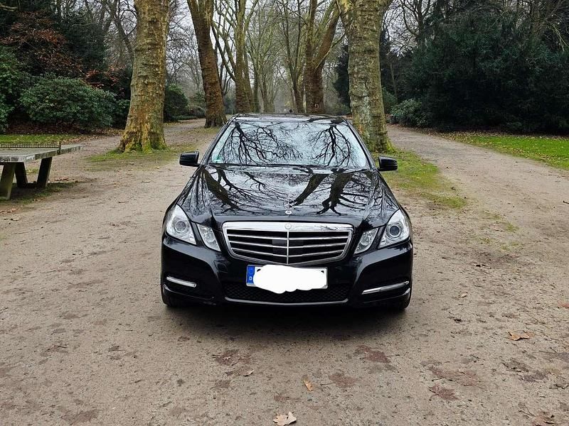 Gebraucht Mercedes E350 Avantgarde 292 PS (214 kW) 2011 Schwarz Limousine