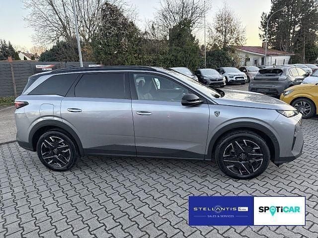 Neu Peugeot 5008 GTi 145 PS (106 kW) 2025 Grau Van / Kleinbus