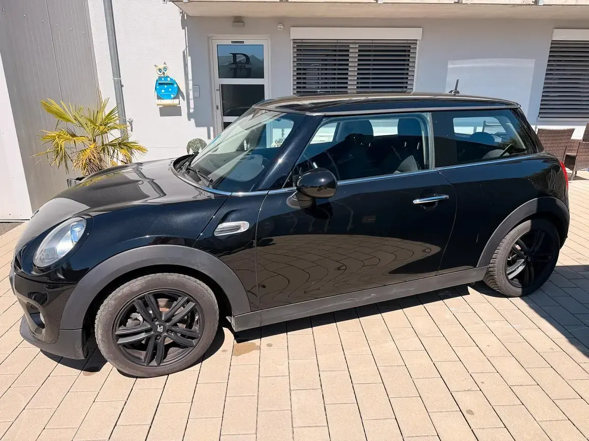 Usata Mini Cooper 102 CV (75 kW) 2016 Nero Utilitaria