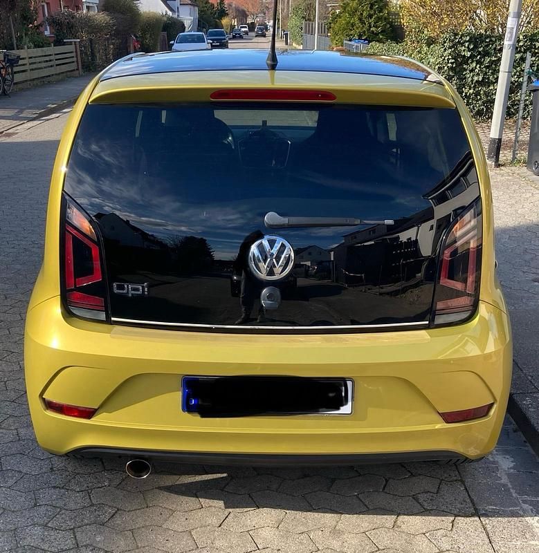 Gebraucht VW up! CLUB 60 PS (44 kW) 2017 Gelb Kleinwagen