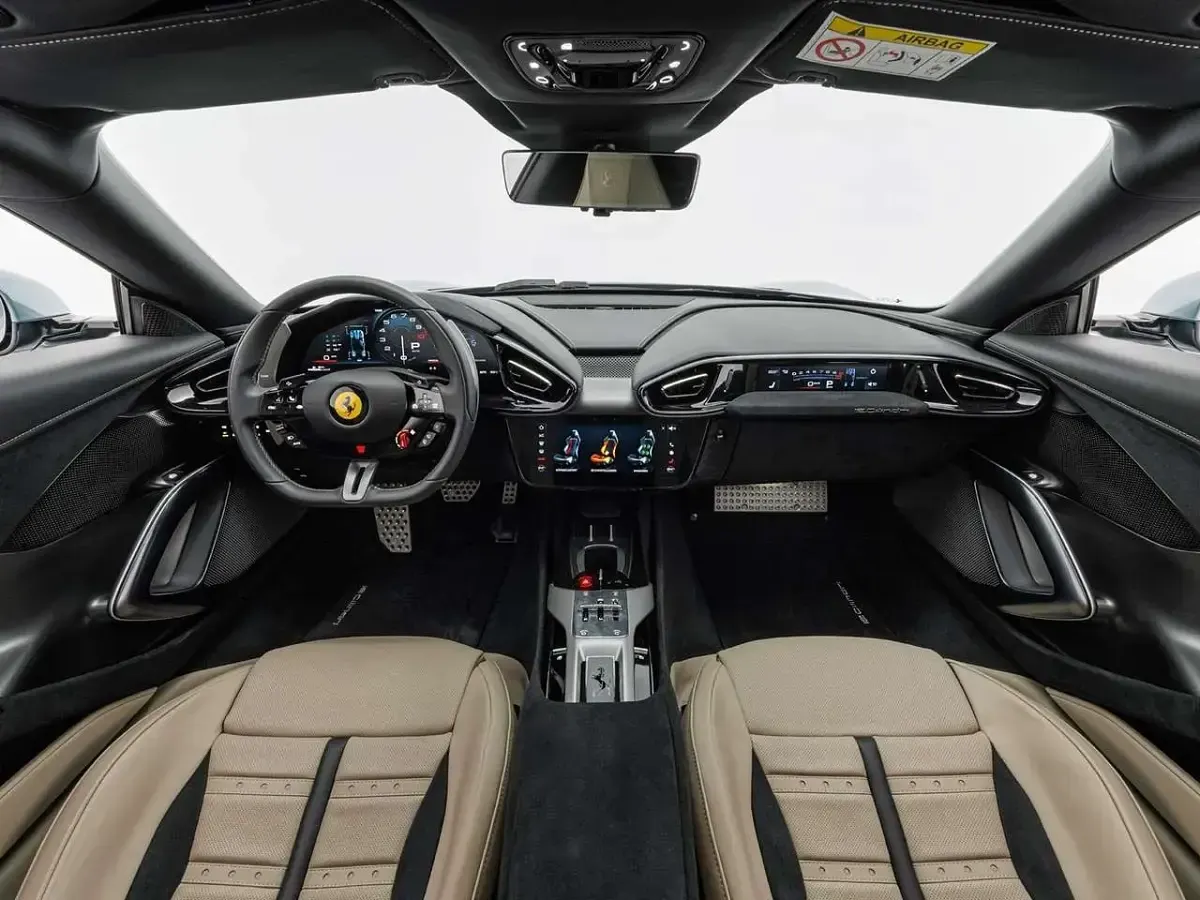 Neu Ferrari 12 Cilindri 825 PS (606 kW) 2025 Celeste trevi Coupé
