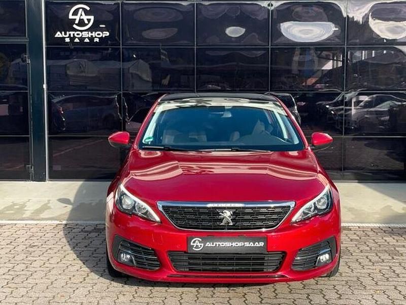 Gebraucht Peugeot 308 147 PS (108 kW) 2019 Rot Limousine