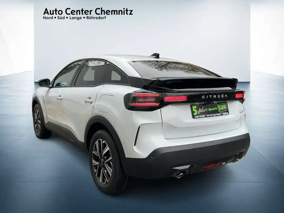 Gebraucht Citroën C4 136 PS (100 kW) 2025 Weiss/typ aussenverkleidung me Limousine