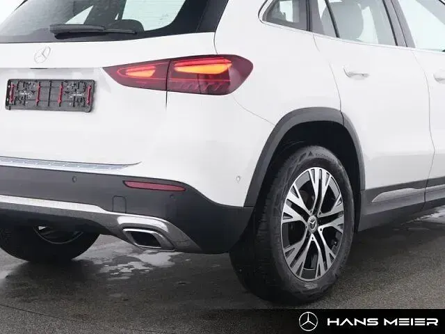 Gebraucht Mercedes GLA200 Advanced 150 PS (110 kW) 2025 Unilack polarweiß SUV