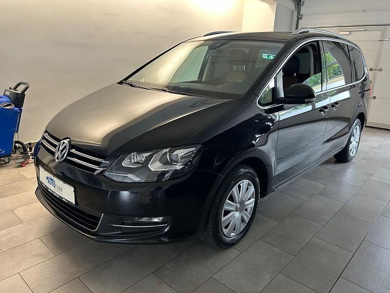 Schwarz Gebraucht 2015 VW Sharan Highline Van / Kleinbus | 14.980 € (Guter Preis) - Bild 1/4