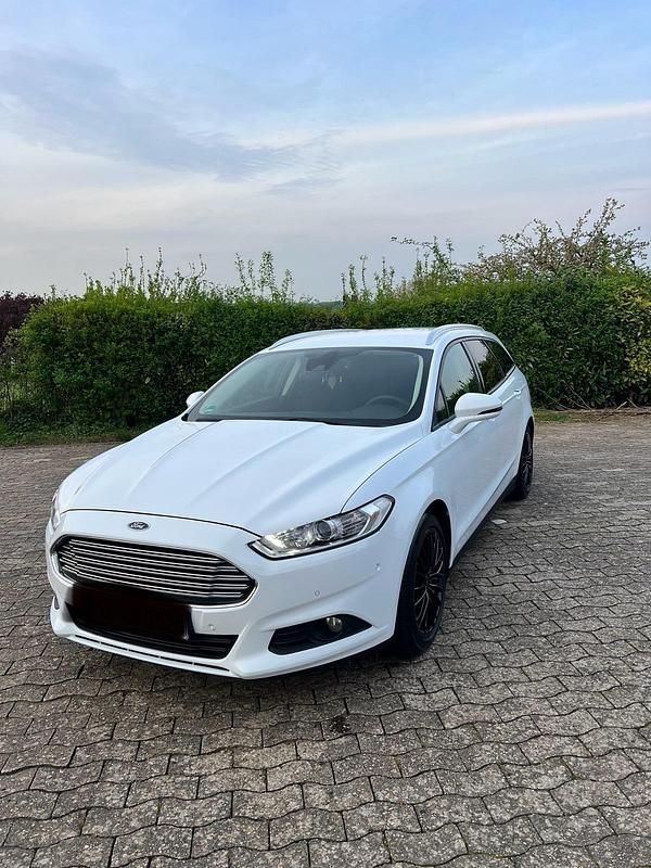 Weiß Gebraucht 2017 Ford Mondeo Kombi | 8.000 € (Teuer) - Bild 1/4