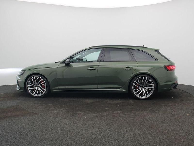 Gebraucht Audi RS4 Ambiente 450 PS (330 kW) 2024 Distriktgrün matt (a8 pa) Kombi