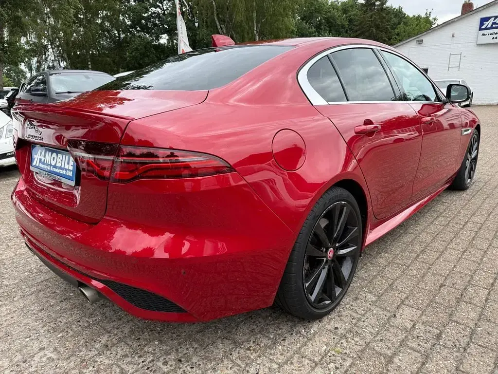 Gebraucht Jaguar XE R-Dynamic 250 PS (183 kW) 2020 Rot Limousine