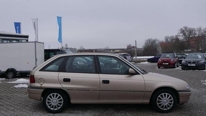 Gebraucht Opel Astra 75 PS (55 kW) 1997 Beige Kombi