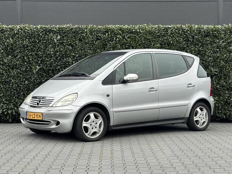 Grau Gebraucht 2003 Mercedes A160 Avantgarde Van / Kleinbus | 750 € (Superpreis) - Bild 1/4