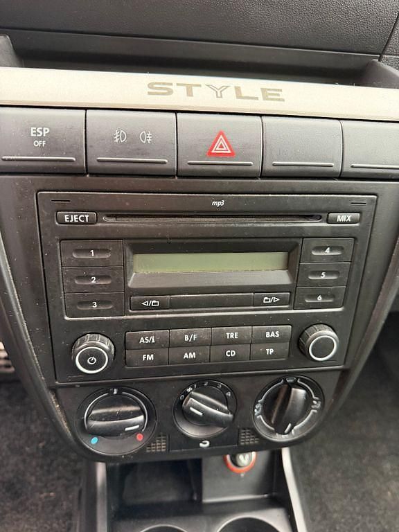 Gebraucht VW Fox Style 60 PS (44 kW) 2011 Silber Kleinwagen