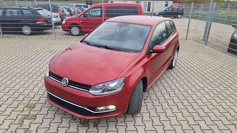 Rot Gebraucht 2014 VW Polo Highline Limousine | 7.990 € (Guter Preis) - Bild 1/4