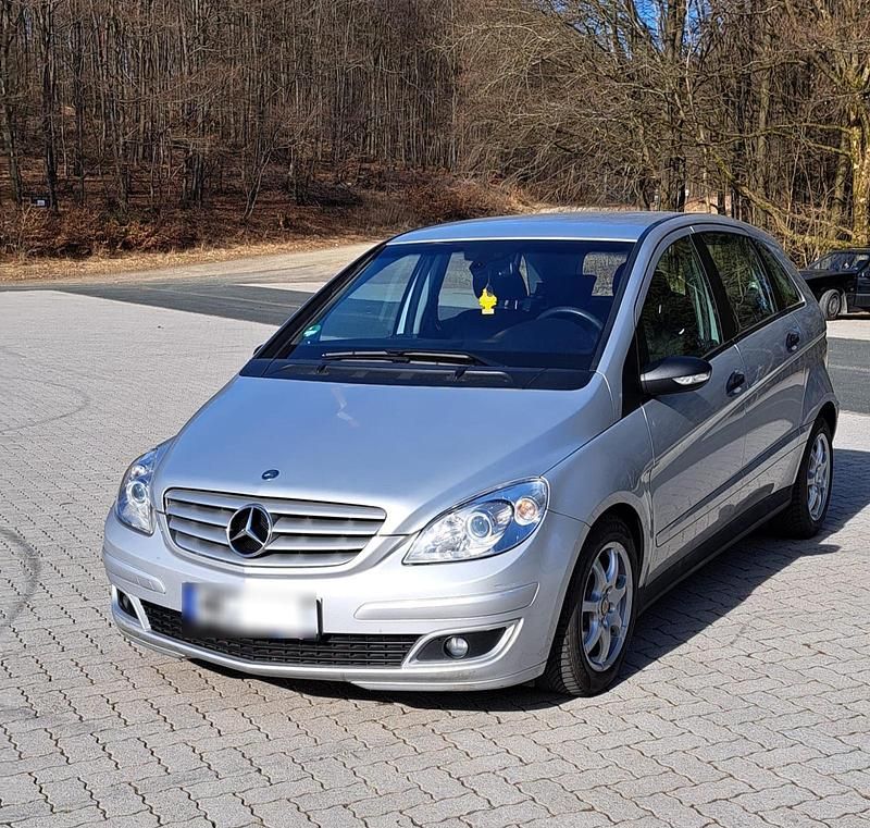 Gebraucht Mercedes B180 110 PS (80 kW) 2005 Grau Van / Kleinbus