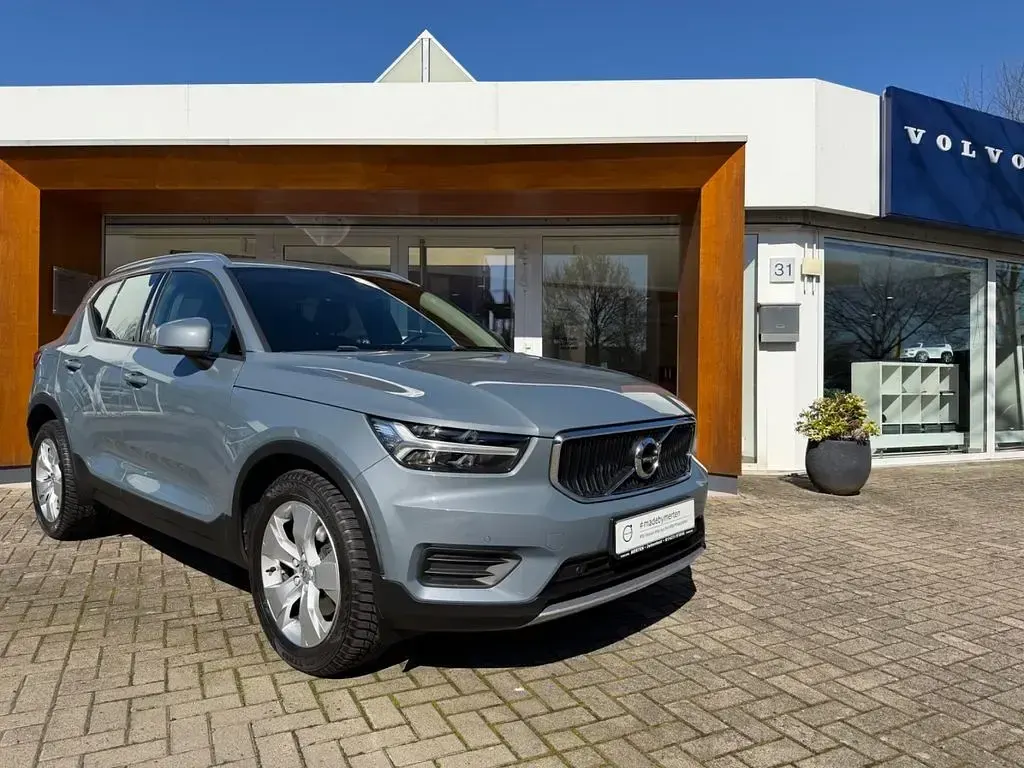 Gebraucht Volvo XC40 Momentum 190 PS (139 kW) 2020 Grau SUV
