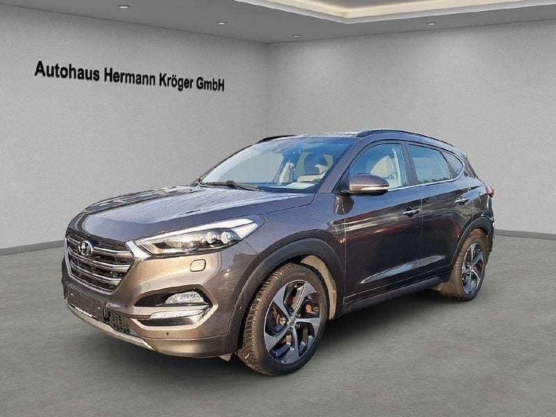 Gebraucht Hyundai Tucson Premium 177 PS (130 kW) 2016 Moon rock / met SUV