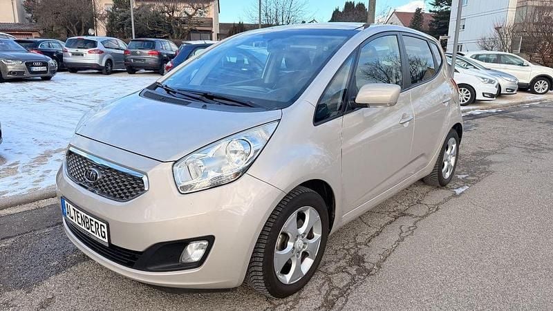 Silber Gebraucht 2011 Kia Venga Spirit Kleinwagen | 4.299 € (Fairer Preis) - Bild 1/4