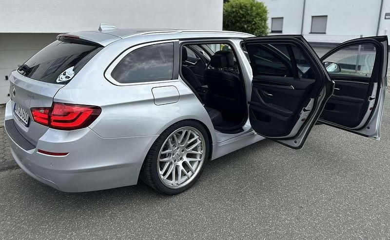 Grau Gebraucht 2012 BMW 525 Kombi | 13.300 € (Teuer) - Bild 1/4