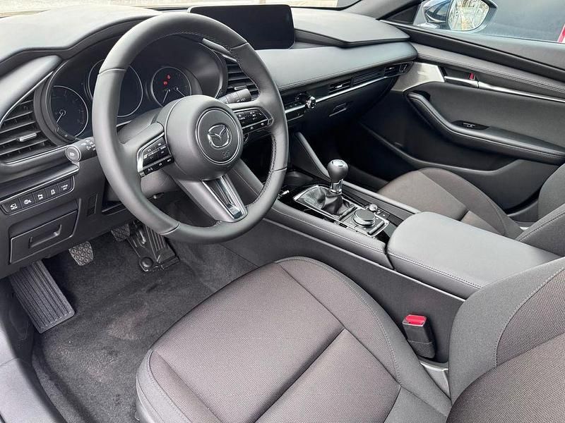 Neu Mazda 3 Exclusive 140 PS (102 kW) 2025 Blau Limousine