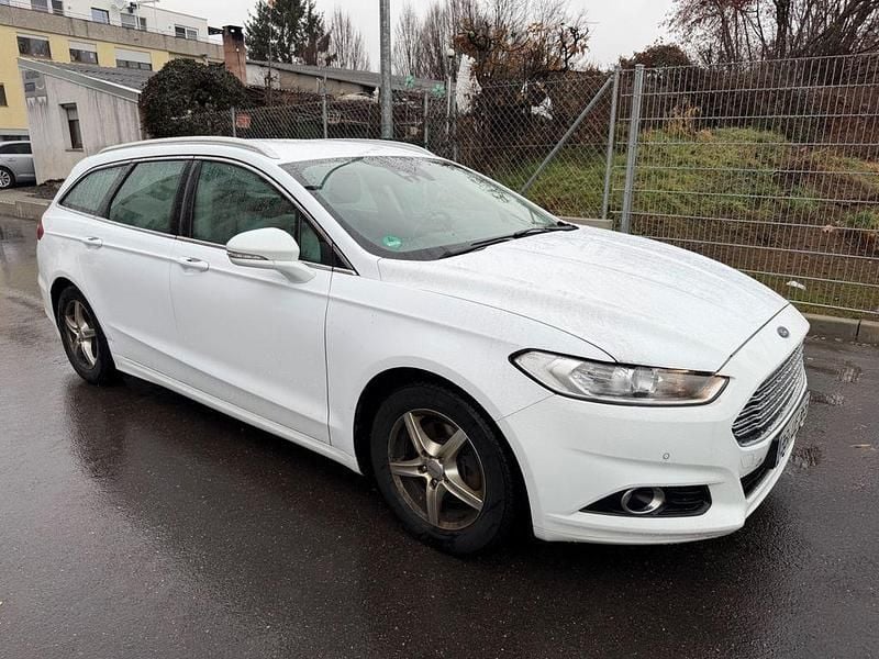 Weiß Gebraucht 2015 Ford Mondeo Titanium Limousine | 4.999 € (Guter Preis) - Bild 1/4