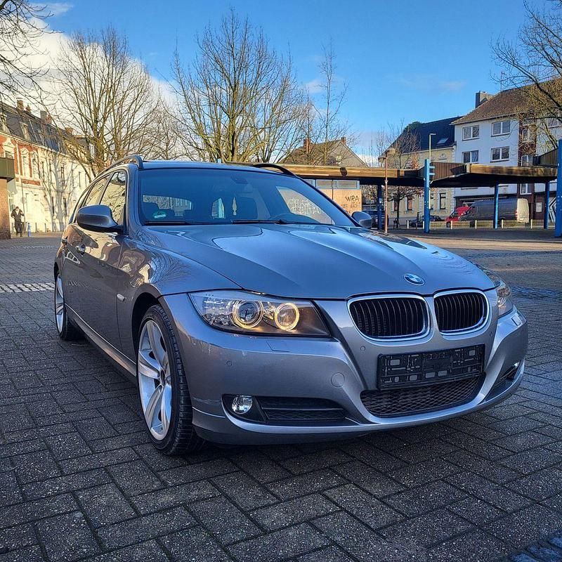 Gebraucht BMW 320 177 PS (130 kW) 2009 Grau Kombi