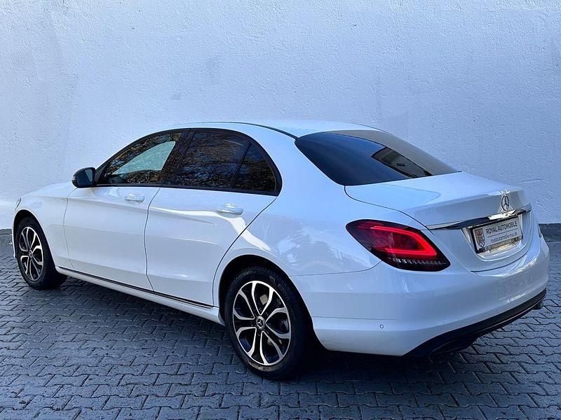 Gebraucht Mercedes C200 Avantgarde 160 PS (117 kW) 2020 Weiß Limousine
