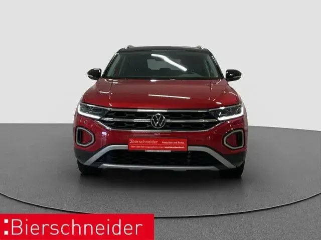 Second-hand VW T-Roc Style 110 CP (80 kW) 2023 Roșu SUV