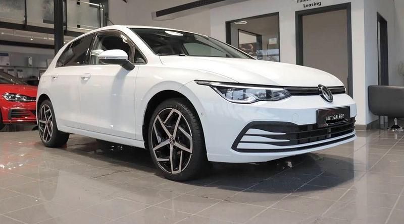 Gebraucht VW Golf VIII Life 116 PS (85 kW) 2020 Weiß Limousine