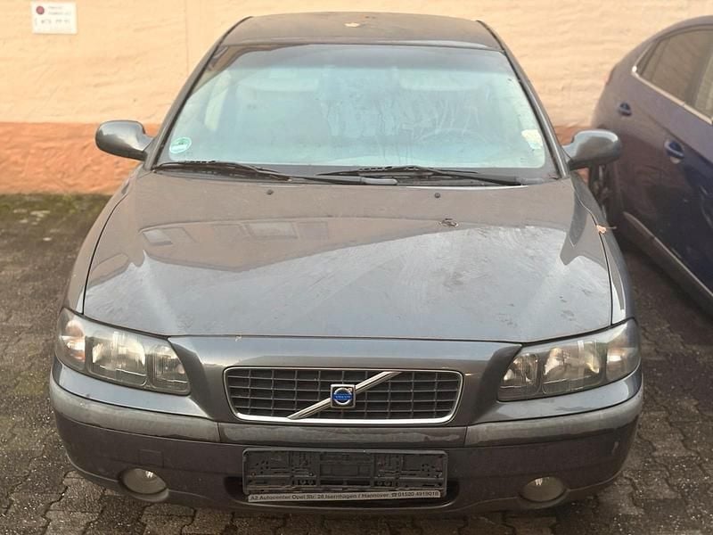 Gebraucht 2002 Volvo S60 Limousine | 1.200 € - Bild 1/4