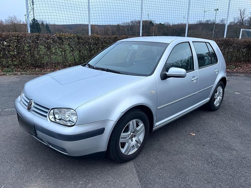 Silber Gebraucht 2002 VW Golf Limousine | 2.950 € (Fairer Preis) - Bild 1/4