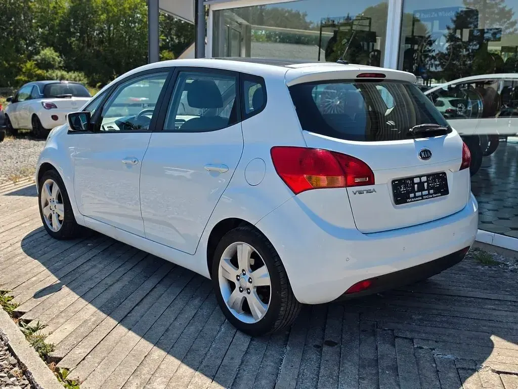Gebraucht Kia Venga Spirit 90 PS (66 kW) 2013 Weiß Kleinwagen