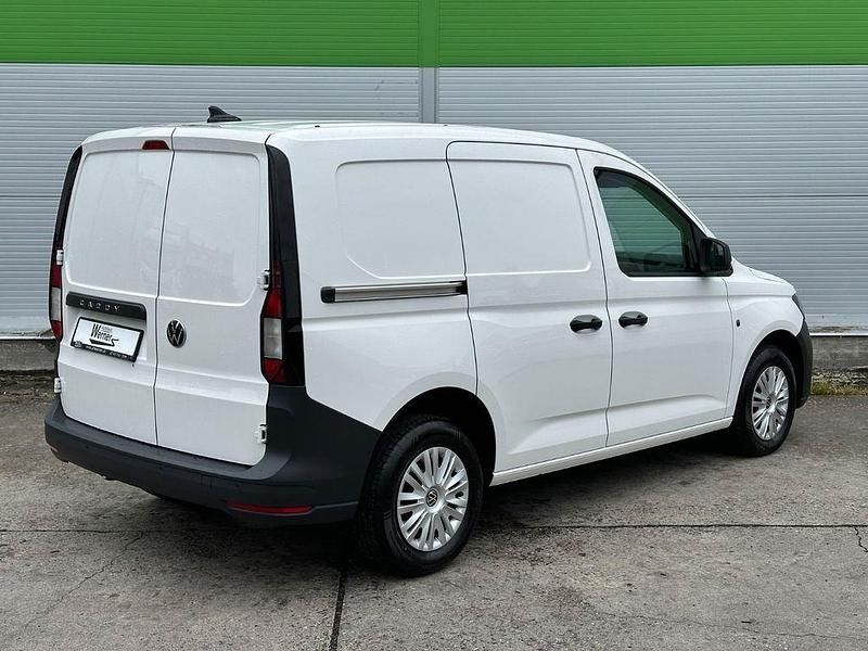 Gebraucht VW Caddy 75 PS (55 kW) 2023 Weiß Van / Kleinbus
