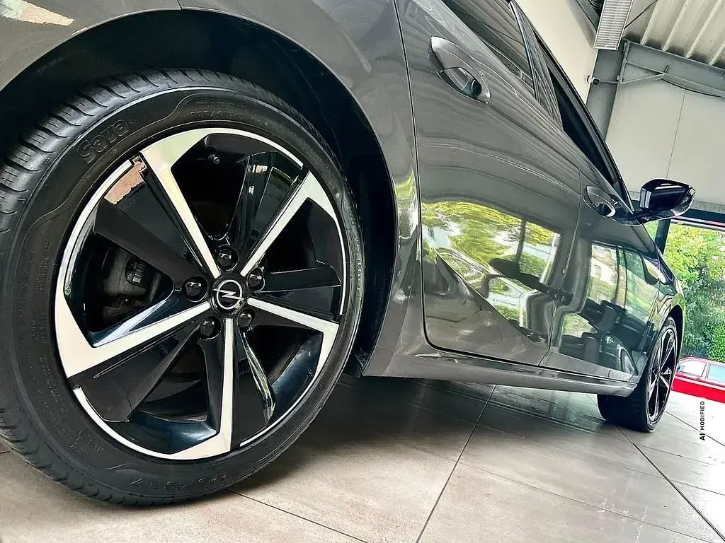 Gebraucht Opel Astra 131 PS (96 kW) 2025 Grau metallic Kleinwagen